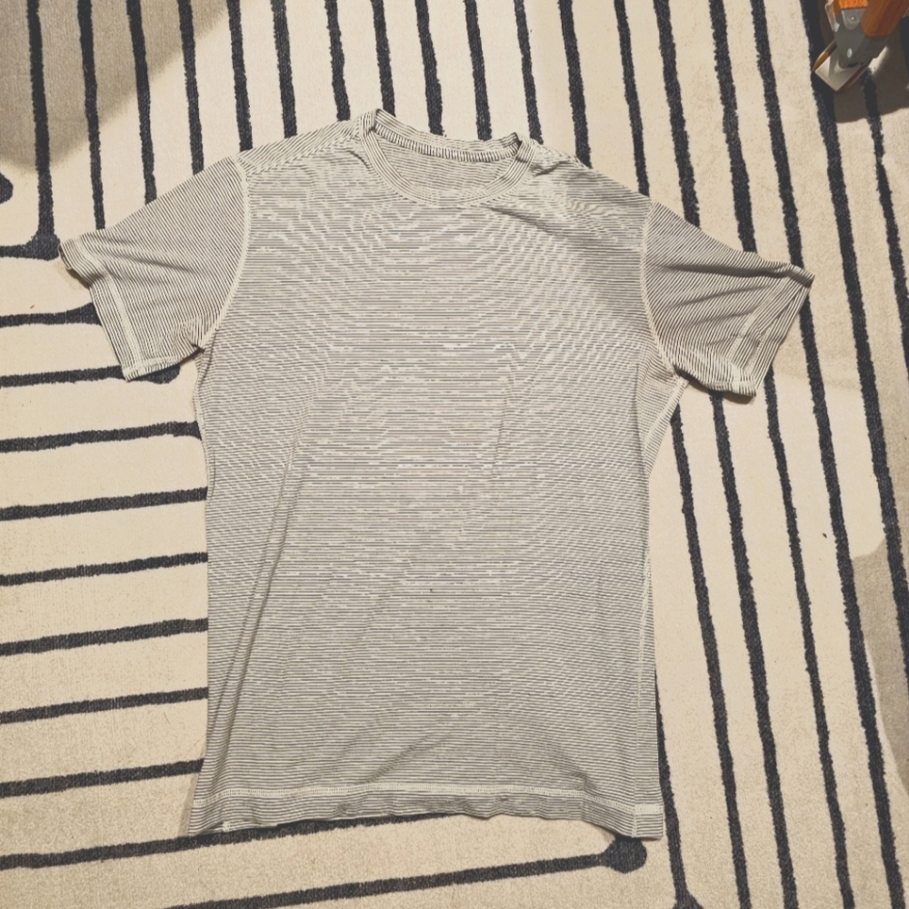 Lululemon T shirt Soft Medium